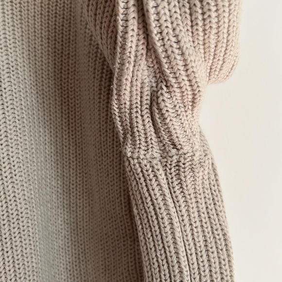 Men’s pull over sweater - Picture 3 of 4